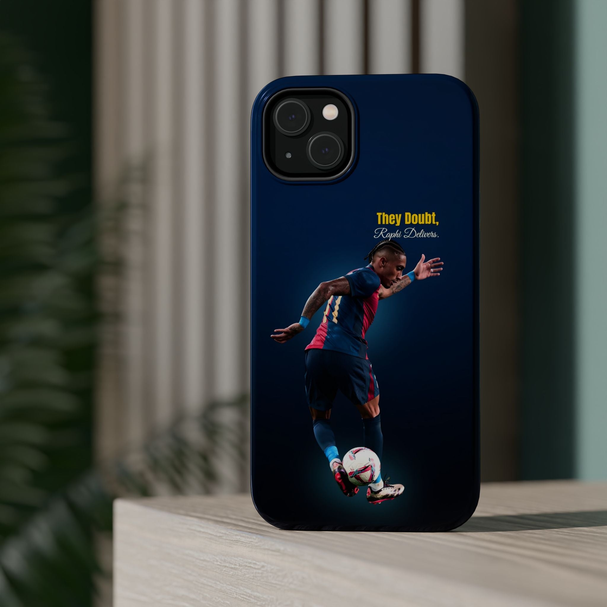 Raphi Delivers Tough Magnetic Case for iPhone