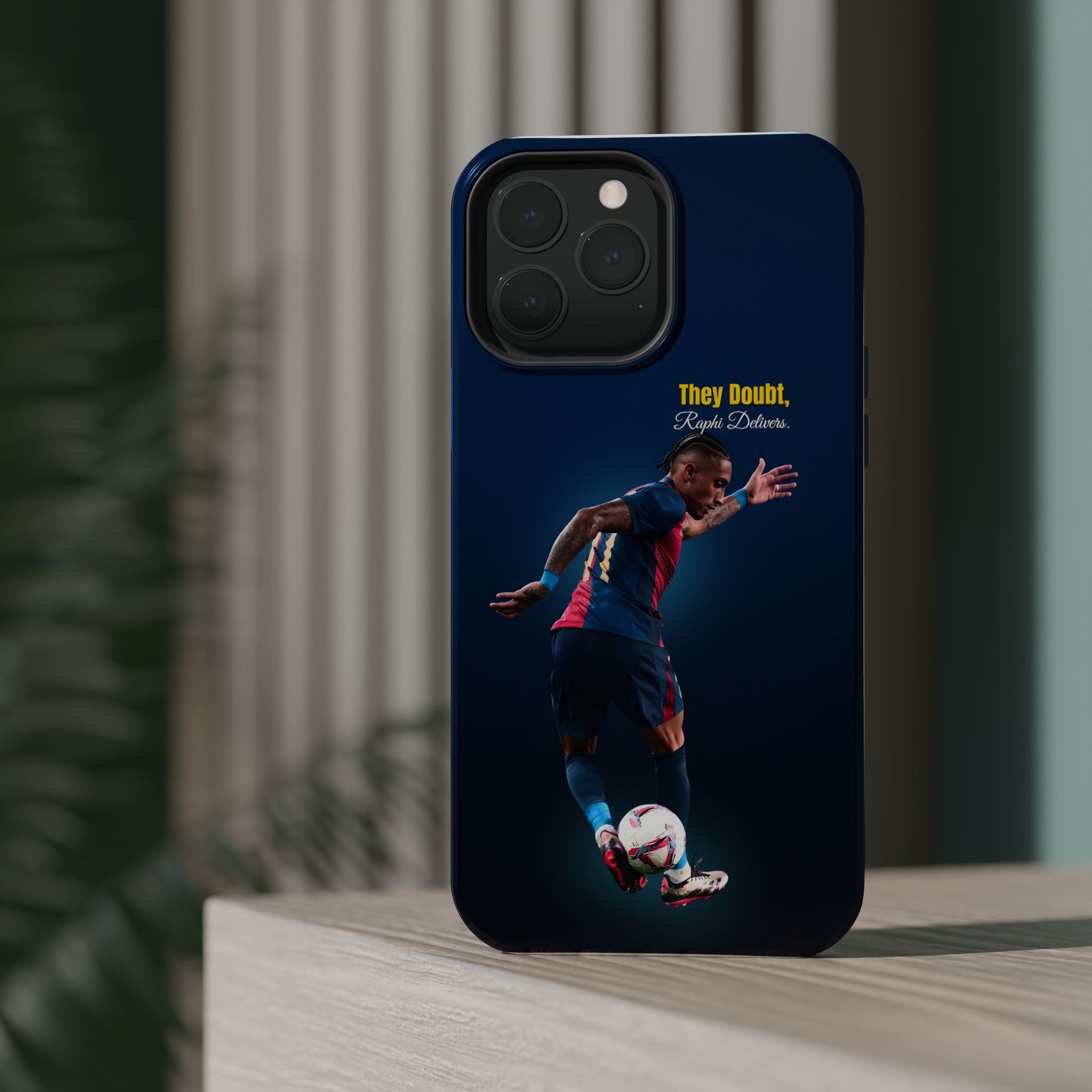 Raphi Delivers Tough Magnetic Case for iPhone