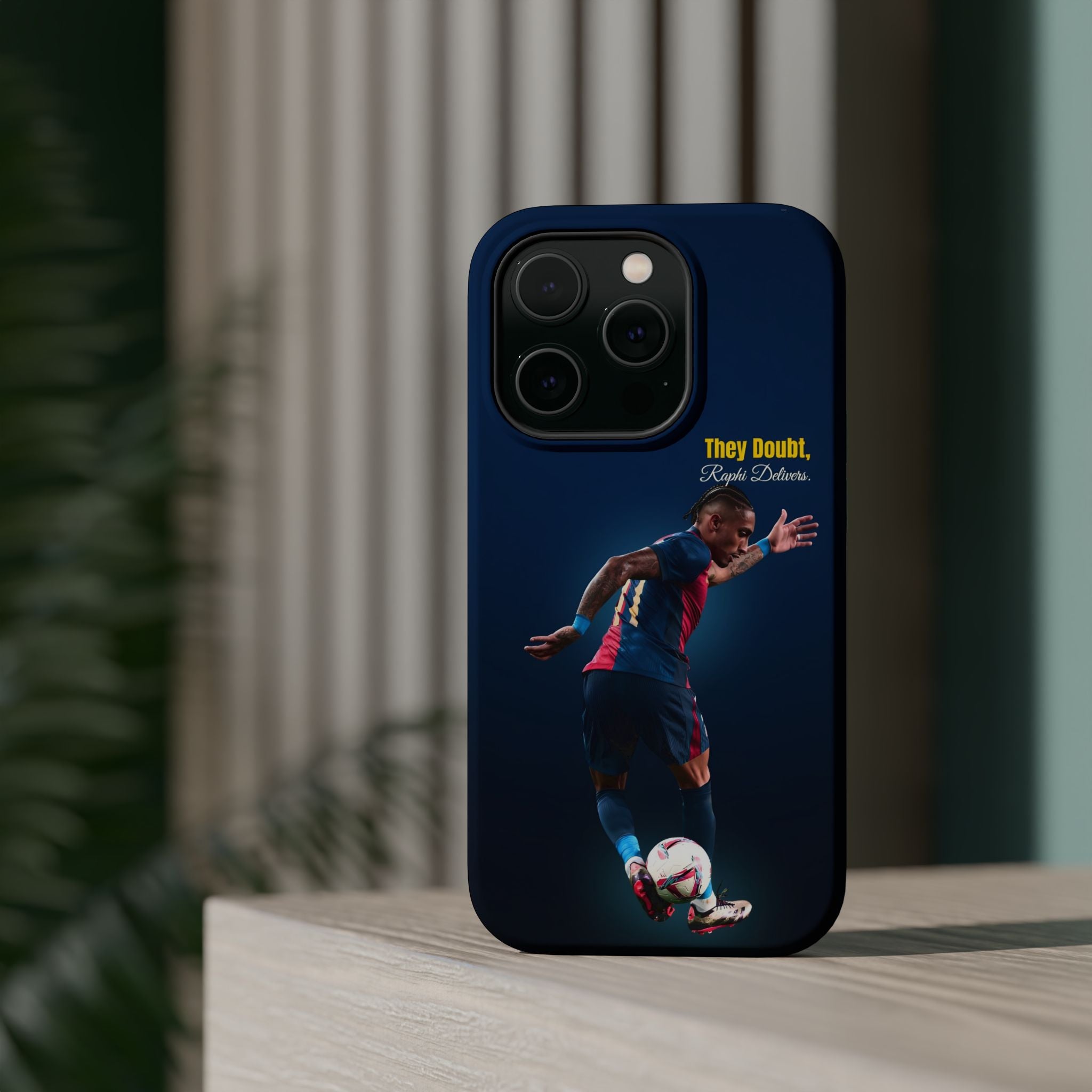 Raphi Delivers Tough Magnetic Case for iPhone