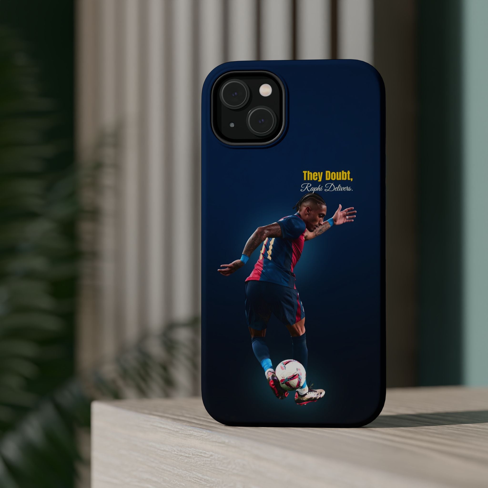 Raphi Delivers Tough Magnetic Case for iPhone