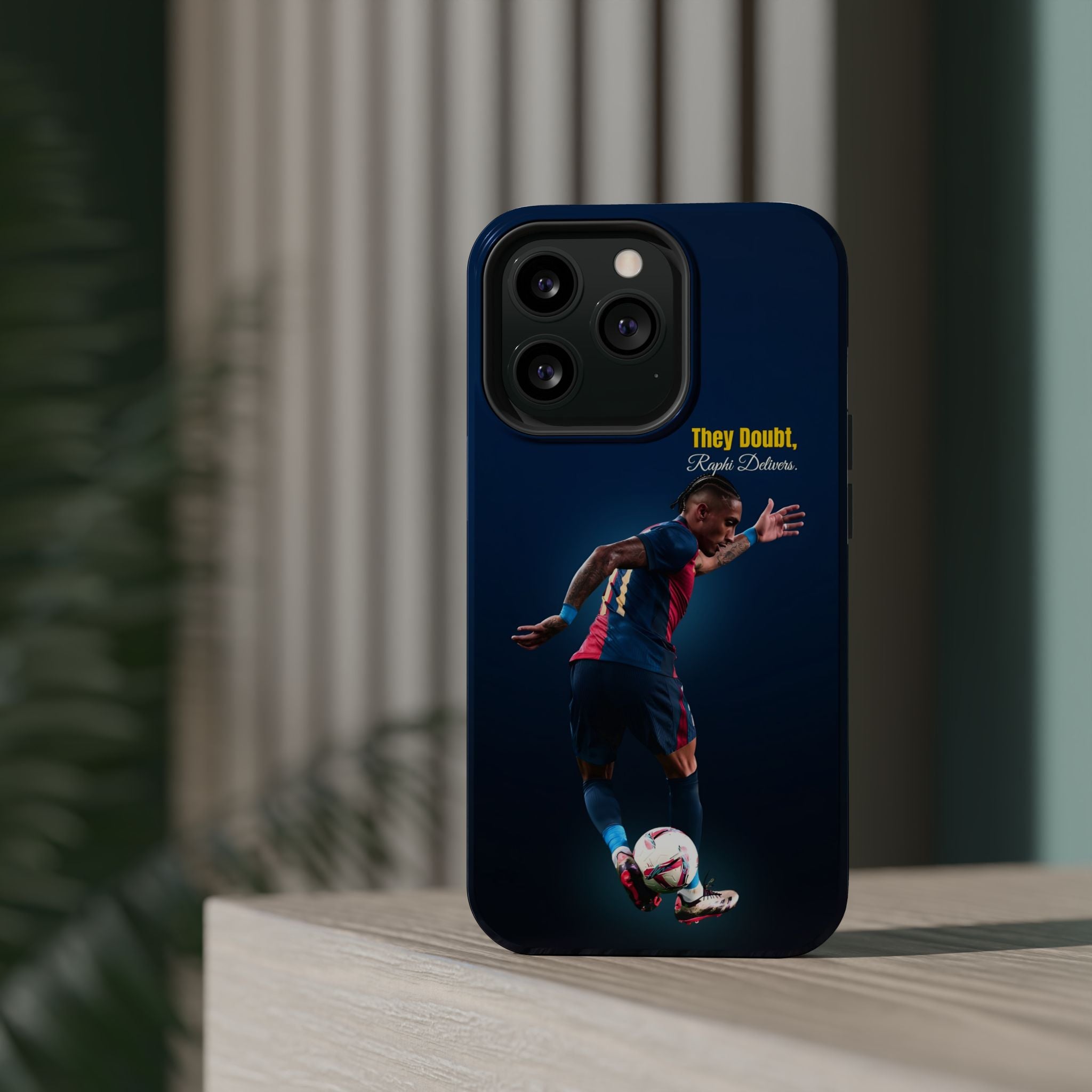 Raphi Delivers Tough Magnetic Case for iPhone