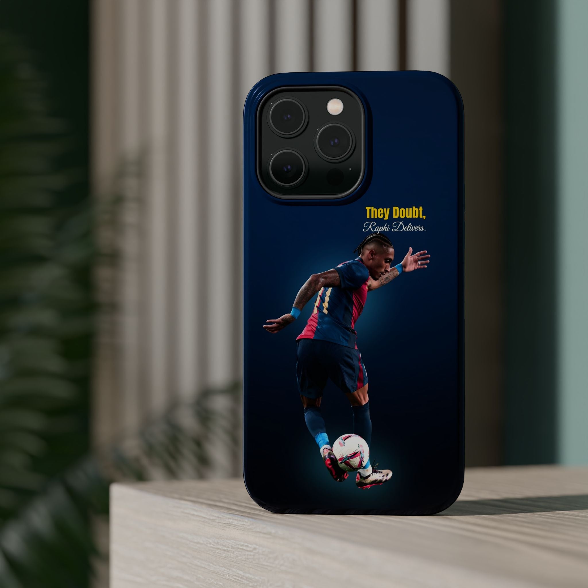 Raphi Delivers Tough Magnetic Case for iPhone