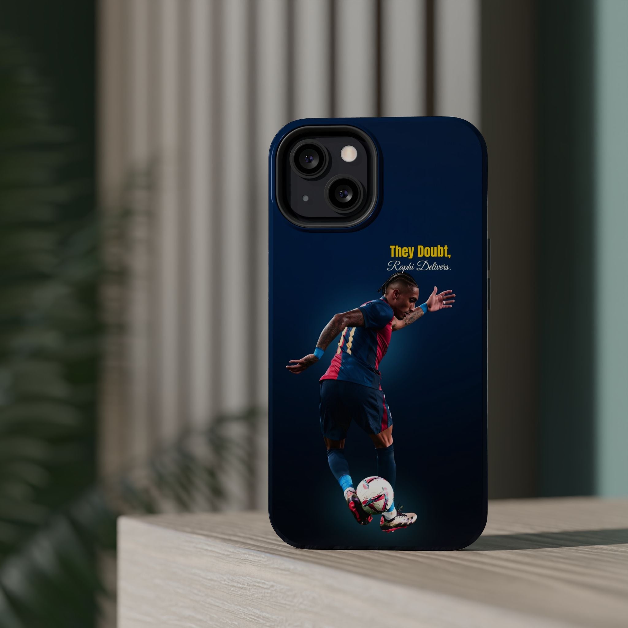 Raphi Delivers Tough Magnetic Case for iPhone
