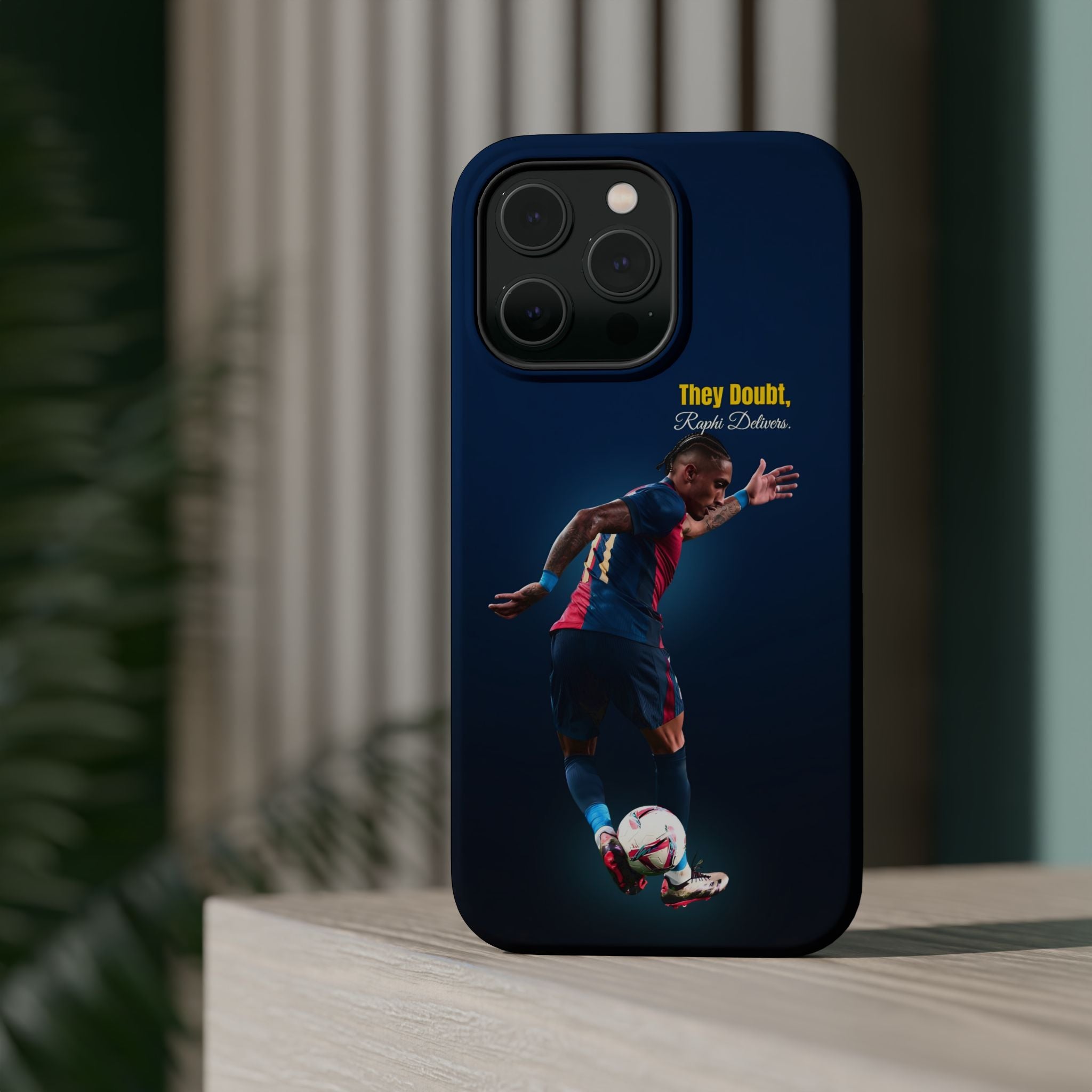 Raphi Delivers Tough Magnetic Case for iPhone